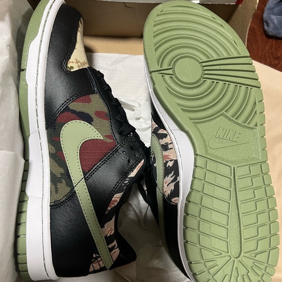 Nike Dunks black multi camo - Picture 2 of 2